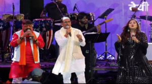 Gaurav Utsav saw the jugalbandi of Chief Minister Shivraj Singh Chouhan and BJP General Secretary Kailash Vijayvargiya. Both sang Manna Dey's song- 'Nadiya chale, chale re dhara, tujhko chala hoga... tujhe chala hoga...'