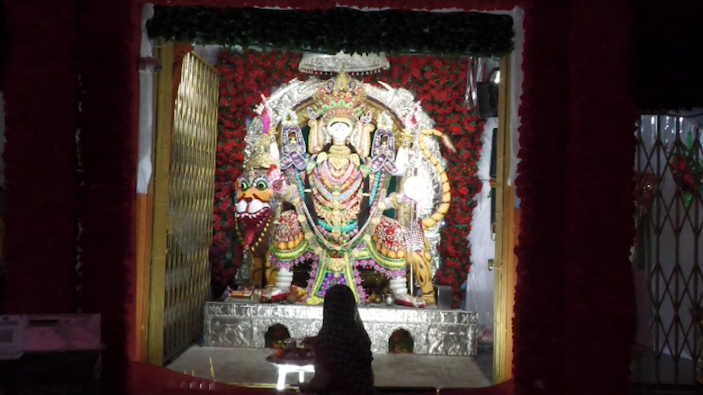 Jabalpur शहर में दुर्गा उत्सव की अनोखी परंपरा 3 1510.03 06 27 18.Still004