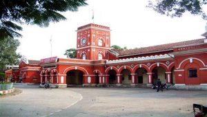 Jabalpur Municipal Corporation, which is trying to collect tax of about Rs 200 crore to fill its empty treasury, is now working on planning to collect the tax even during holidays.