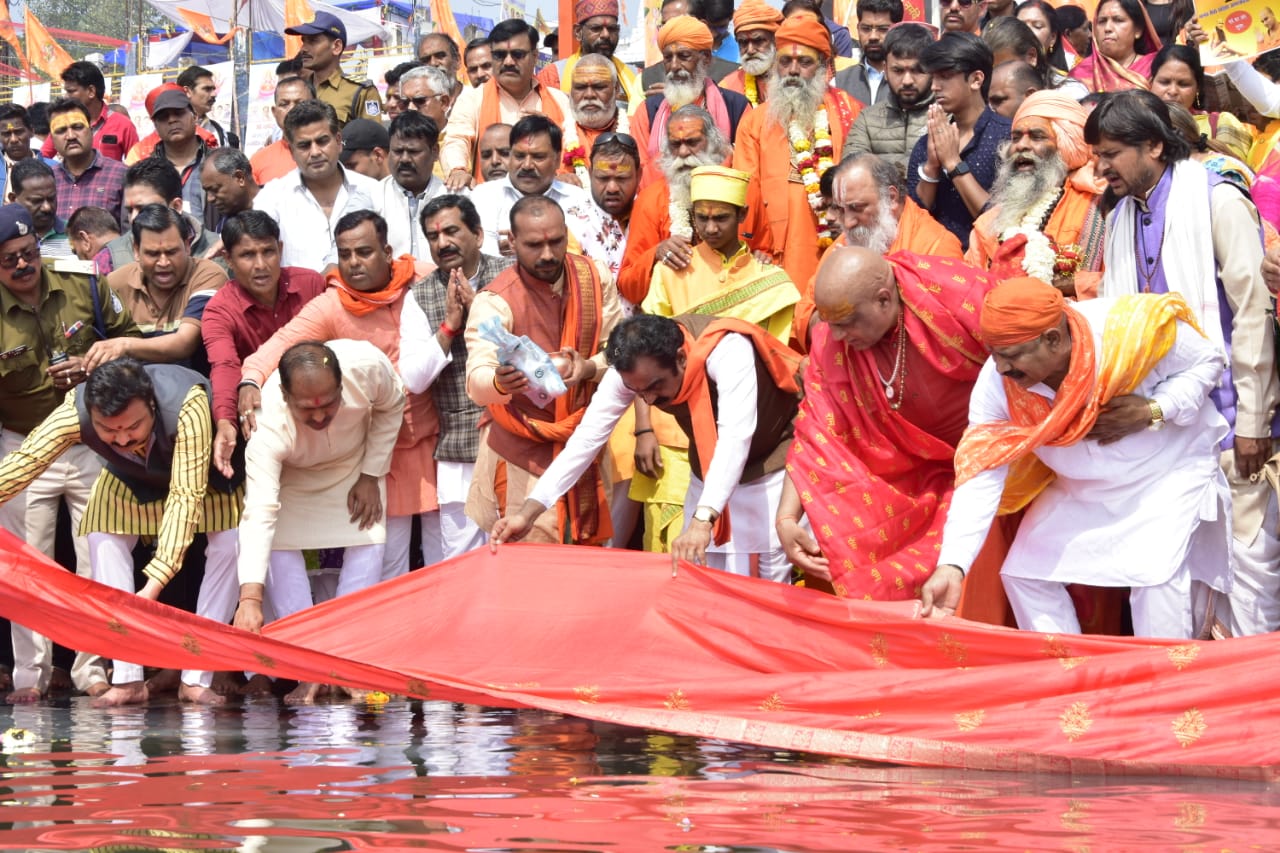 Narmada River to be one of the oldest rivers. This river not only gives us life but also provides inspiration to bring our society together and move everyone towards prosperity.