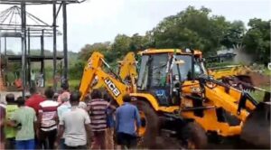 Roof collapses in Mhow, MP, 5 dead: 3 JCBs, 1 Pokelin had to be deployed to remove the bodies; two real brothers and a contractor among the dead