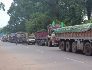 'Bharat Bandh': Protest by all tribal society in Bastar, roads blocked