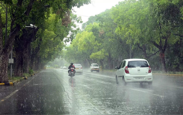 Chhattisgarh The Meteorological Department has issued an orange alert in 4 districts and a yellow alert in 14 districts.