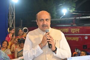 Golbazar Jabalpur: The seventh day of the 12-day book fair organized by the district administration in the Shaheed Memorial premises at Golbazar was also full of enthusiasm.