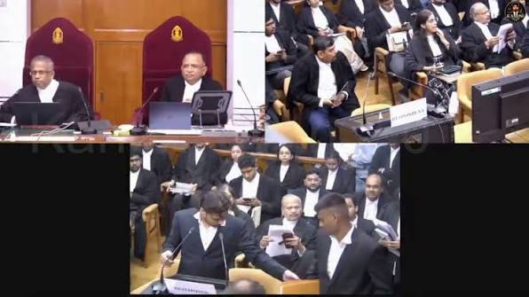 Supreme Court परिसर में हंगामे का वीडियो वायरल, CJI के खिलाफ अभद्र टिप्पणी का दावा; जांच की मांग तेज 2 image